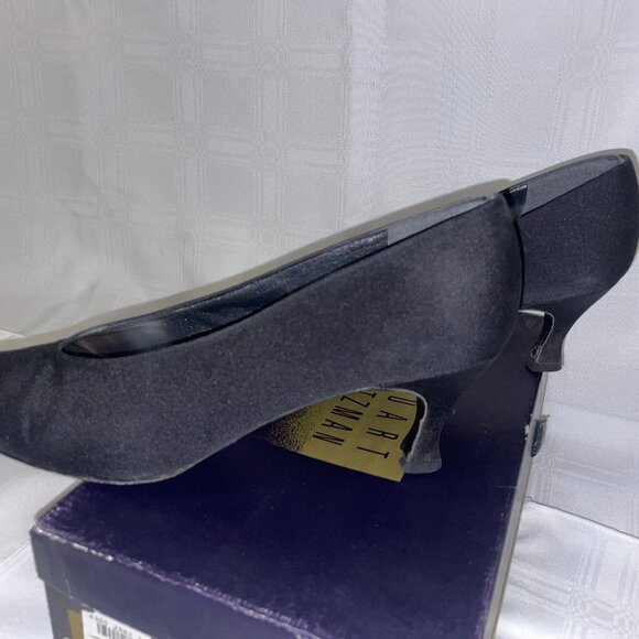 Stuart Weitzman Cornich Peau de Soie; Black Satin; Pointed Toe Pump; 9 AA - Picture 3 of 5